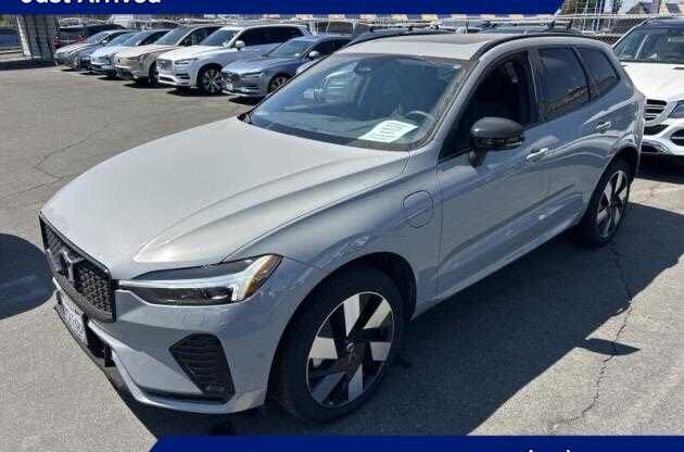 2025 VOLVO XC60