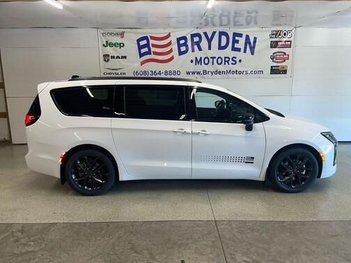 2027 CHRYSLER Pacifica