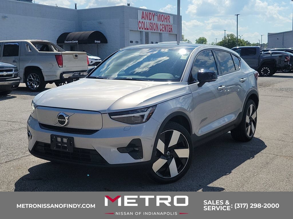 2023 VOLVO C40