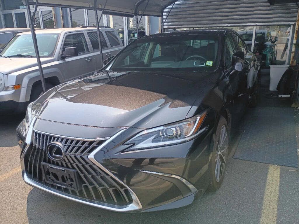 2024 LEXUS ES