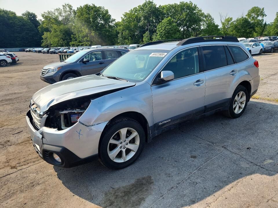 2013 SUBARU Outback