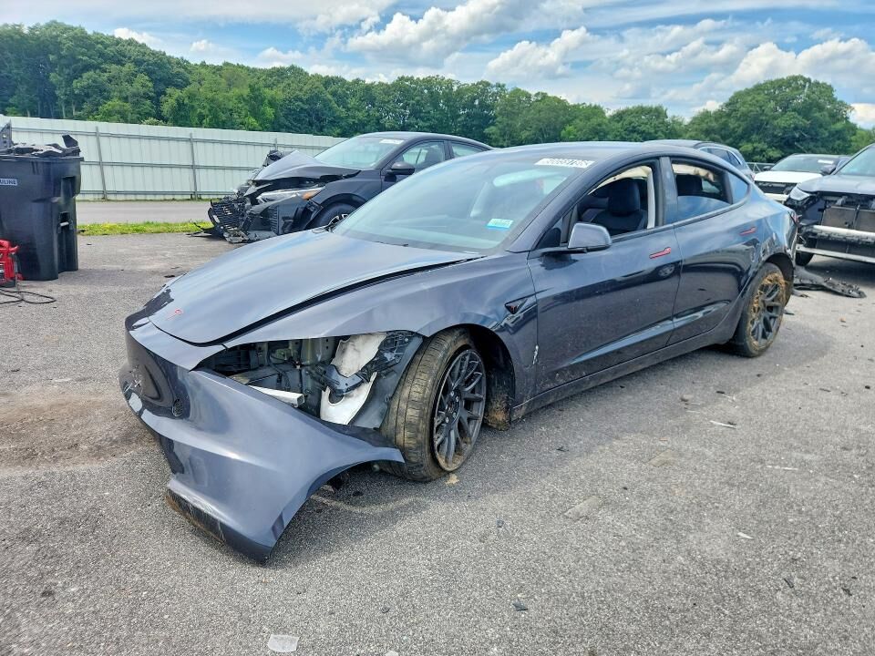 2024 TESLA Model 3
