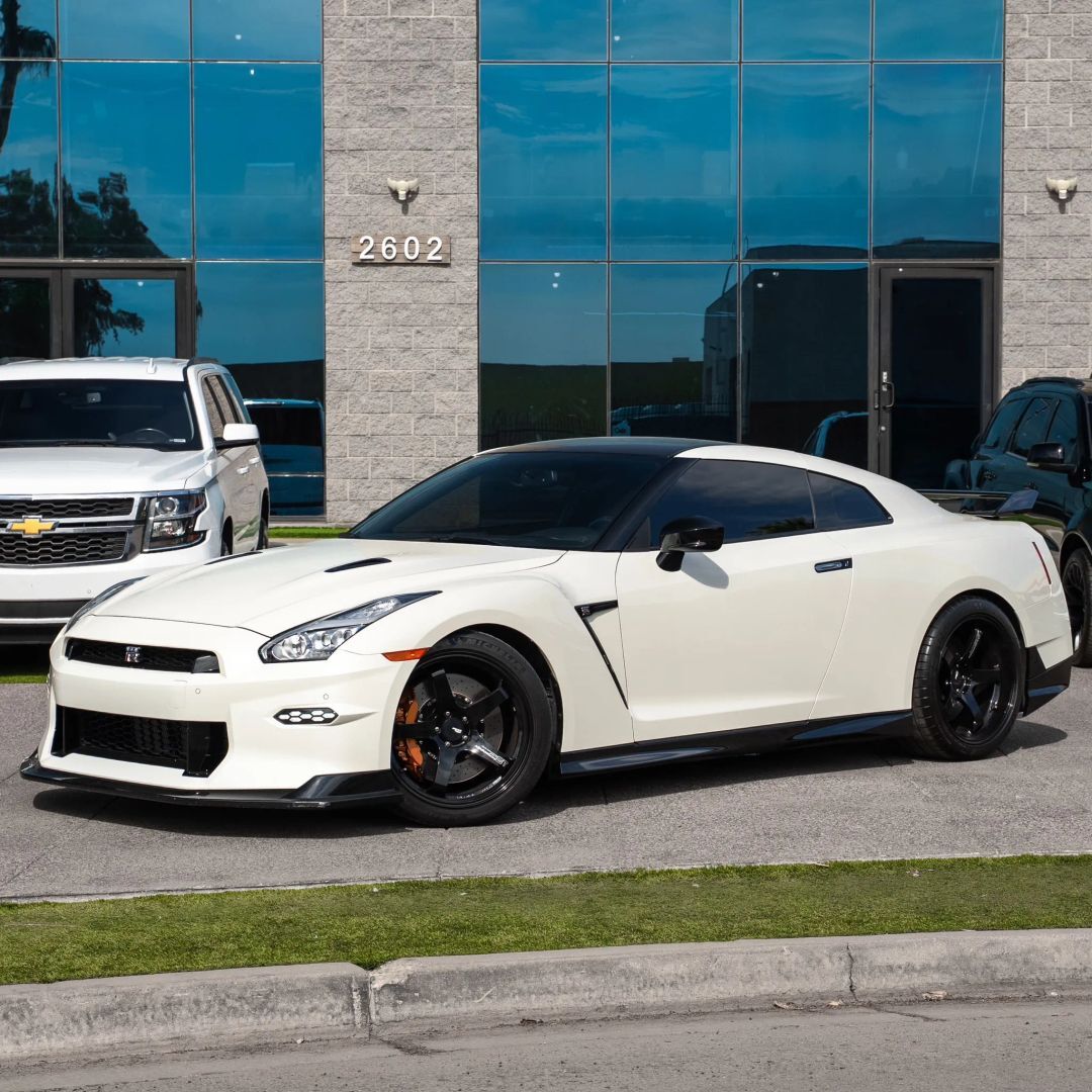 2024 NISSAN GT-R