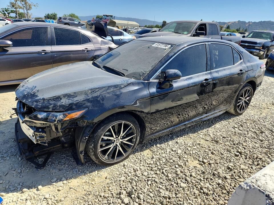 2024 TOYOTA Camry