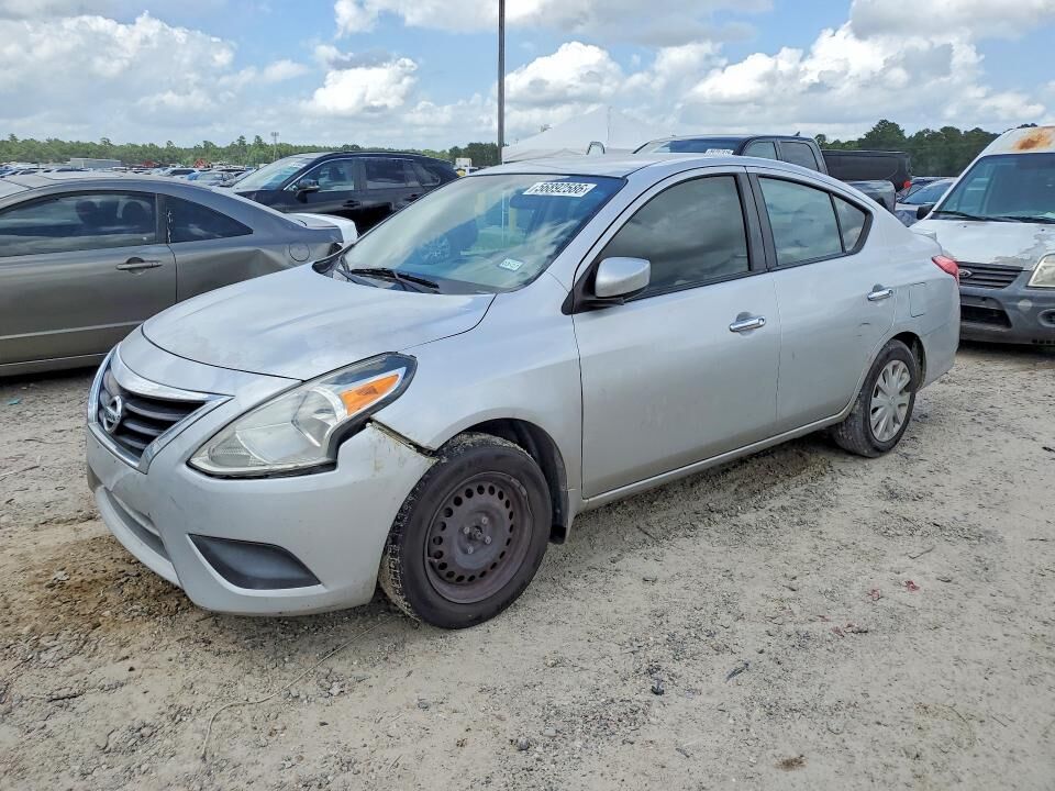 2016 NISSAN Versa