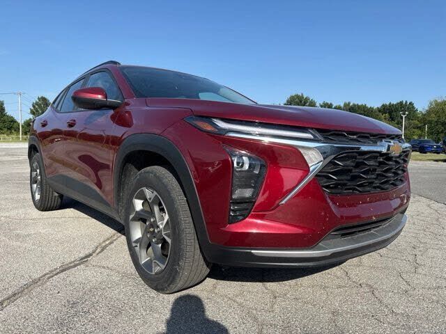 2025 CHEVROLET Trax