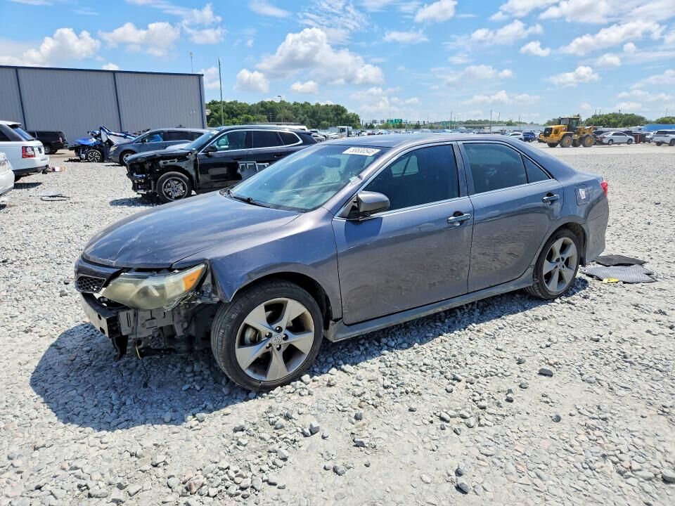 2013 TOYOTA Camry