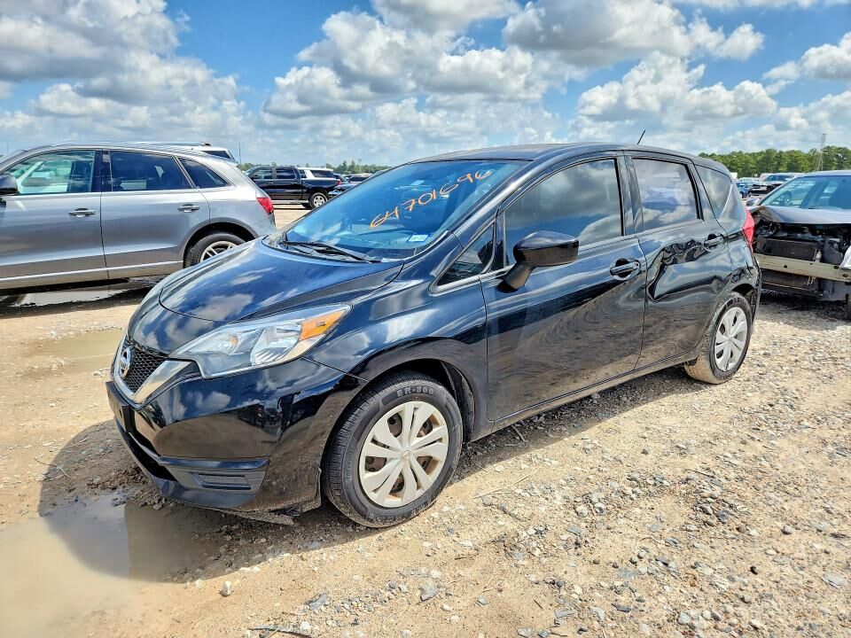 2017 NISSAN Versa