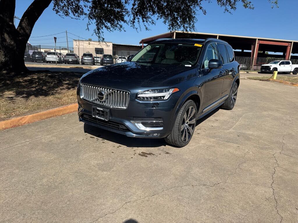 2023 VOLVO XC90