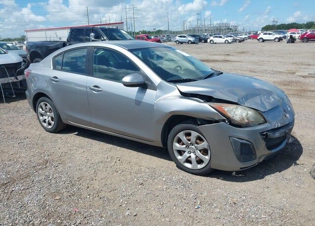 2010 MAZDA Mazda3