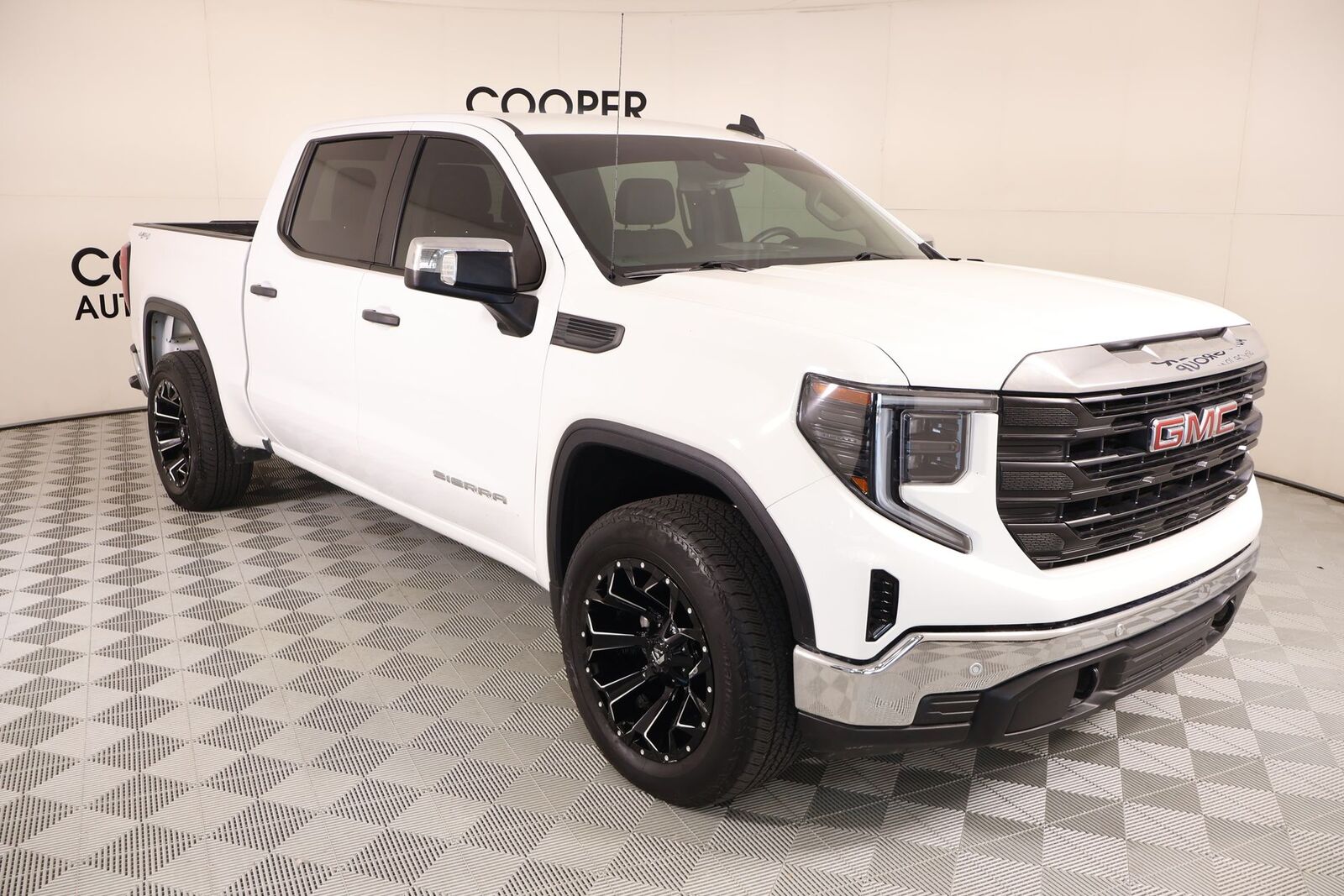 2024 GMC Sierra