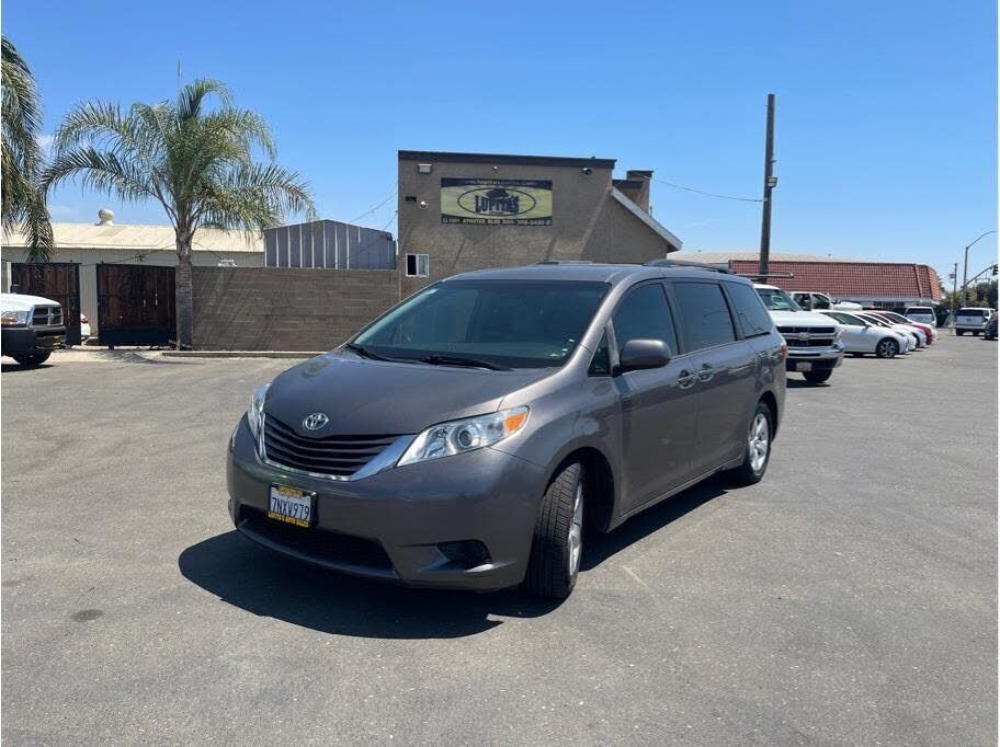 2015 TOYOTA Sienna