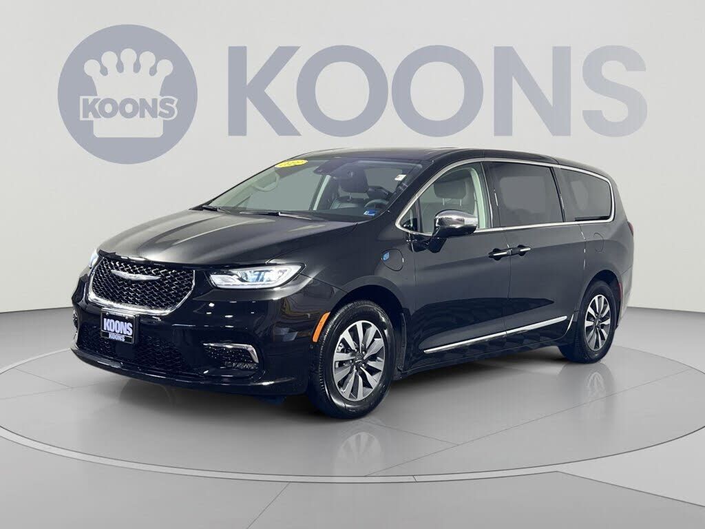 2022 CHRYSLER Pacifica