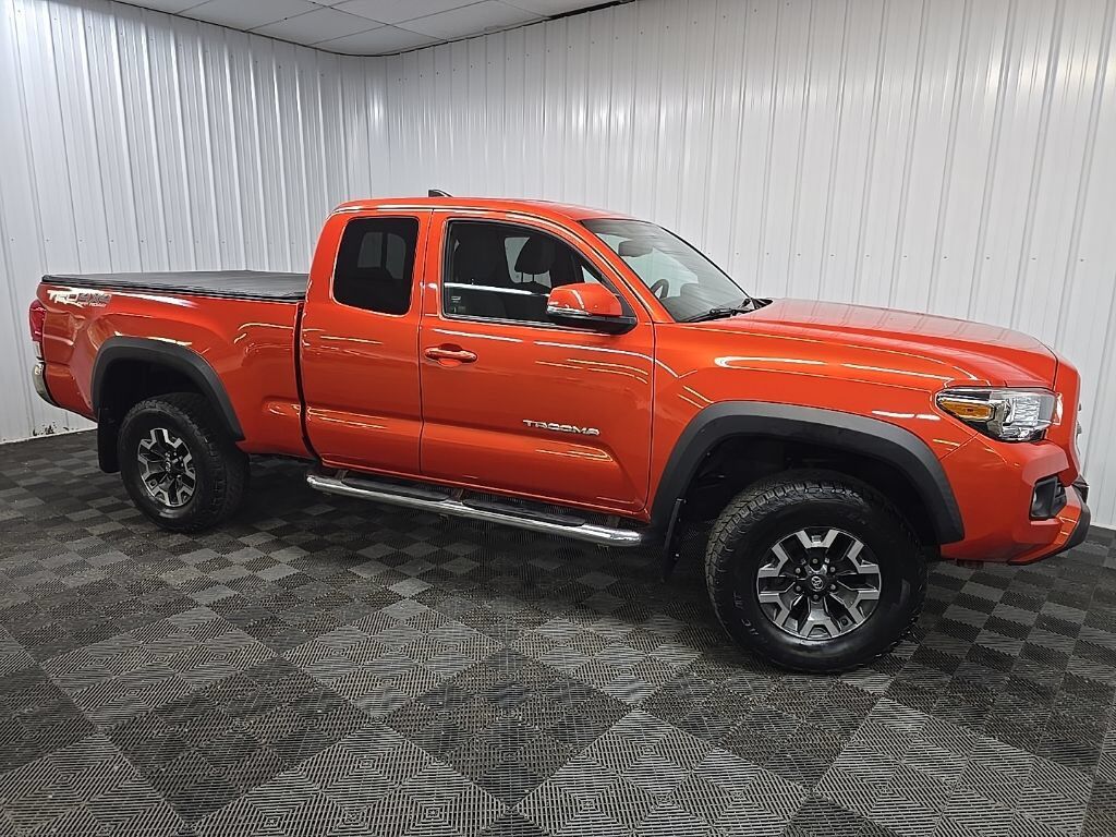 2017 TOYOTA Tacoma