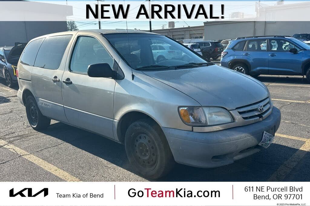 2001 TOYOTA Sienna