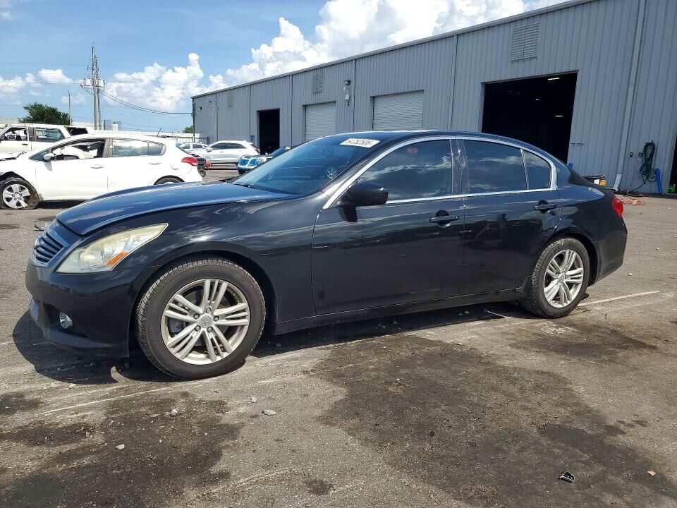 2013 INFINITI G37