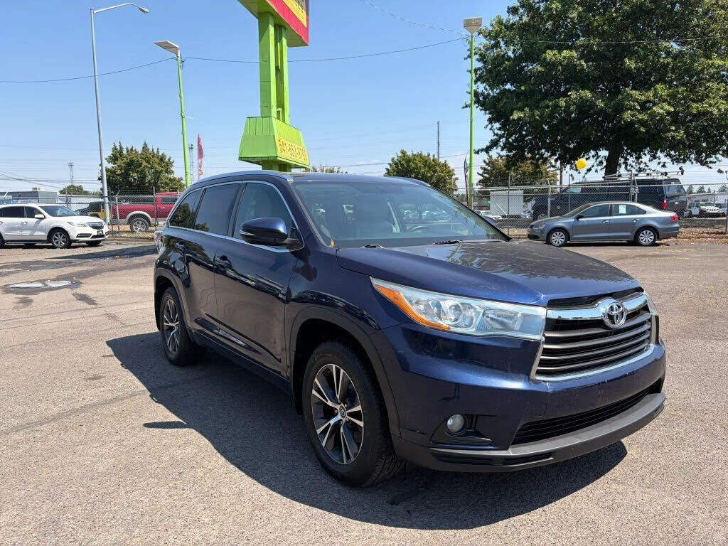 2016 TOYOTA Highlander