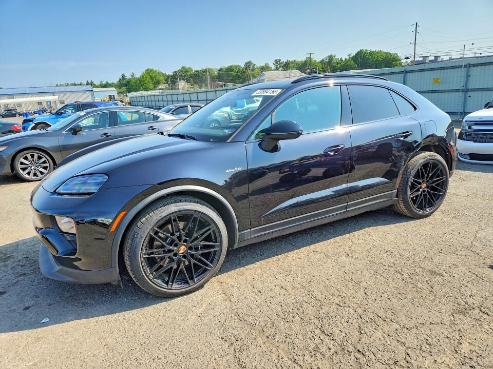 2025 PORSCHE Macan