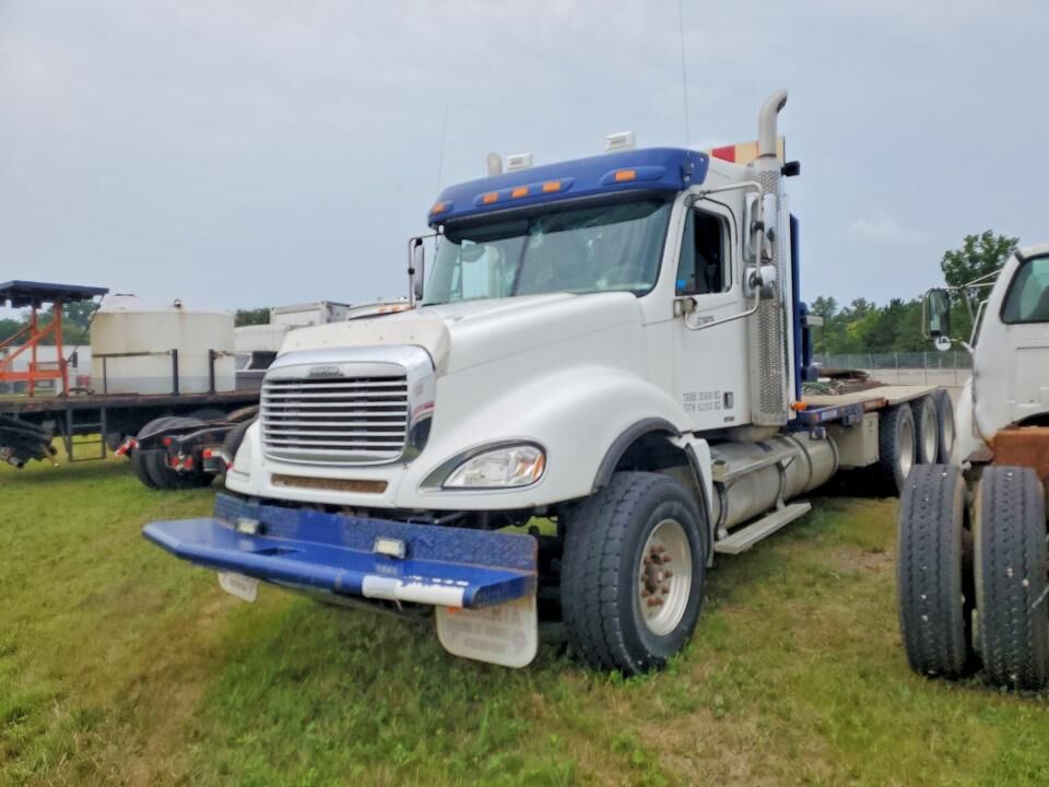 2004 FREIGHTLINER Columbia