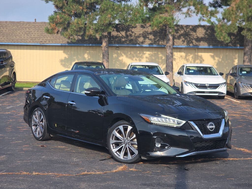 2023 NISSAN Maxima