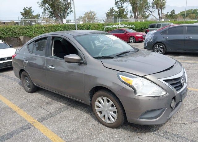 2015 NISSAN Versa
