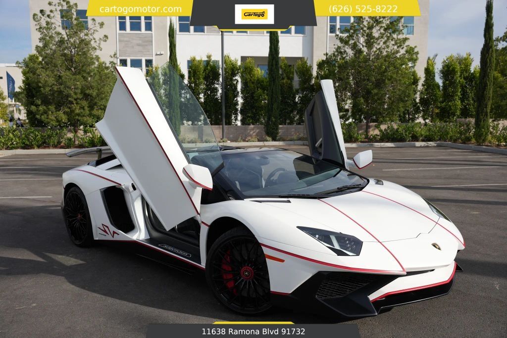 2017 LAMBORGHINI Aventador
