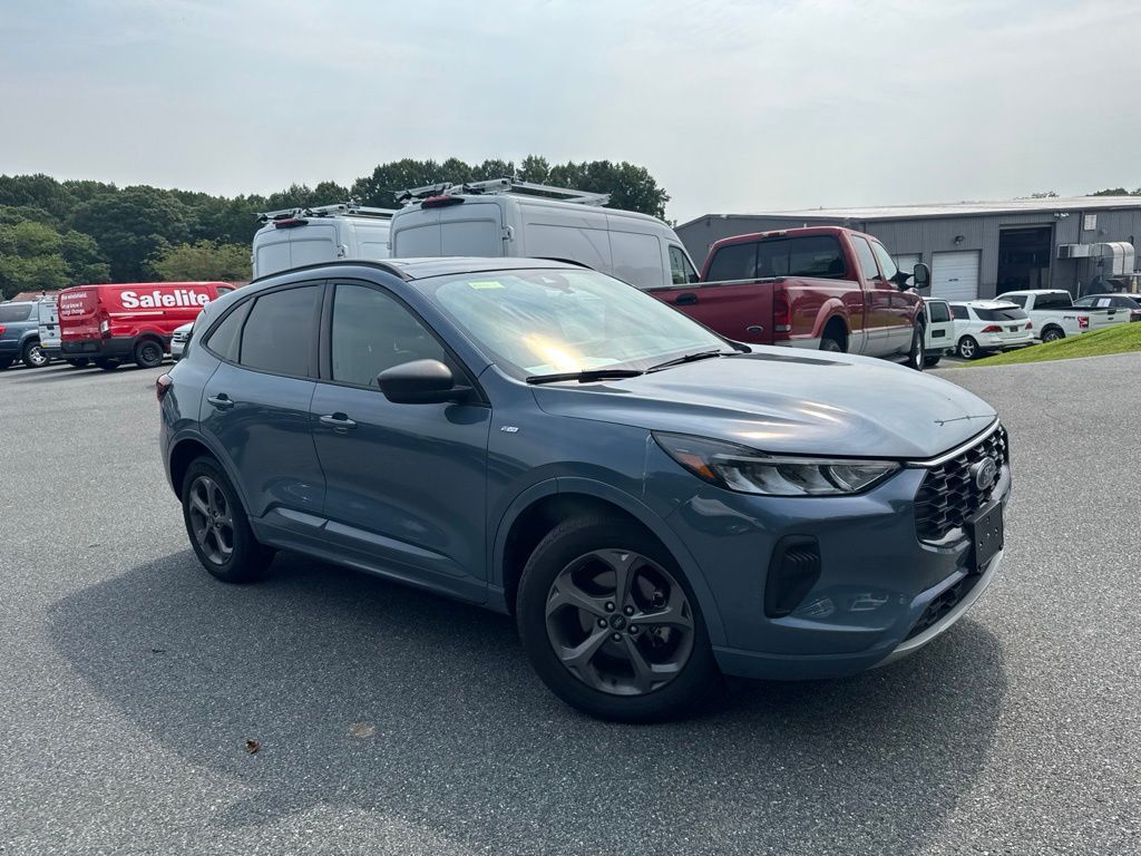 2023 FORD Escape