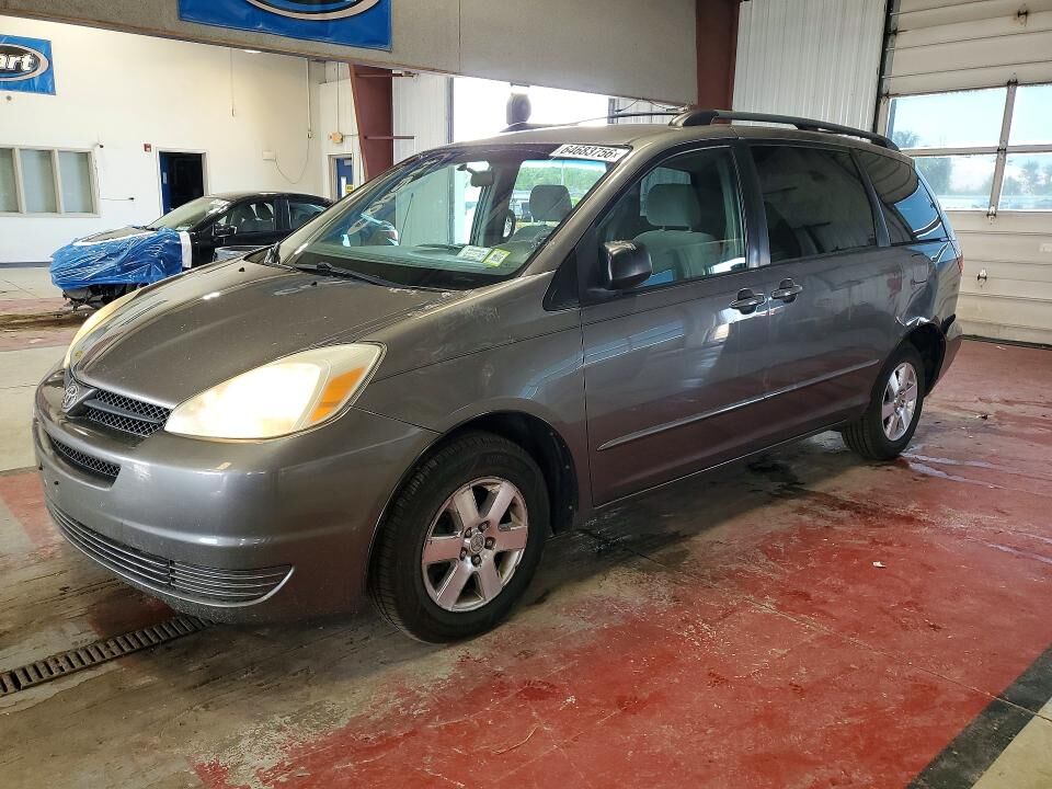 2004 TOYOTA Sienna