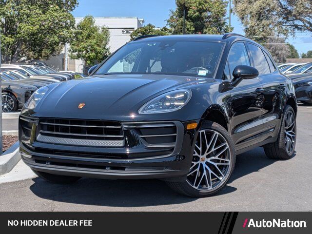 2022 PORSCHE Macan