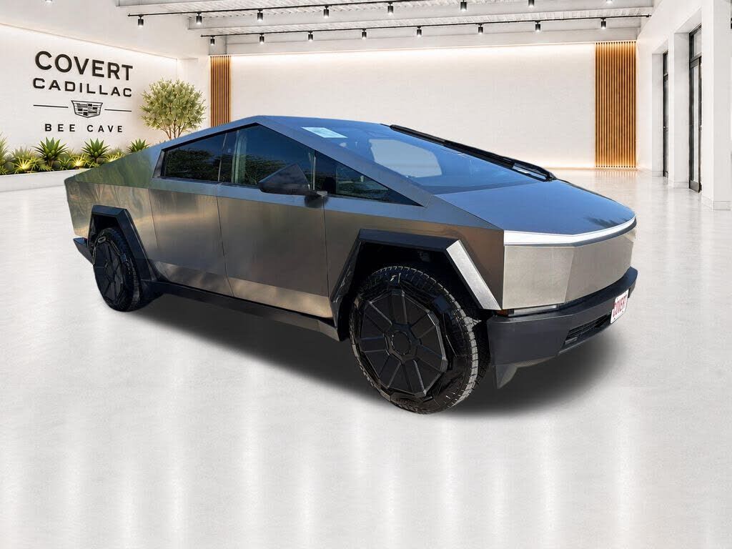 2024 TESLA Cybertruck