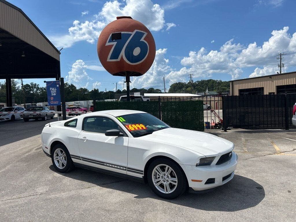 2011 FORD Mustang
