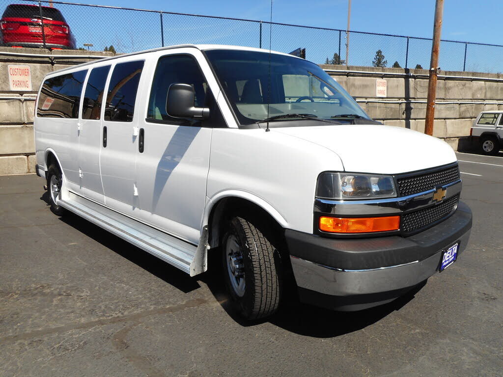 2017 CHEVROLET Express