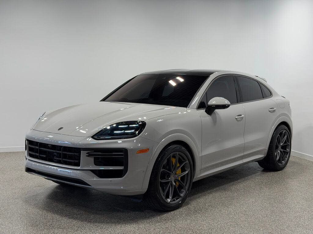 2025 PORSCHE Cayenne