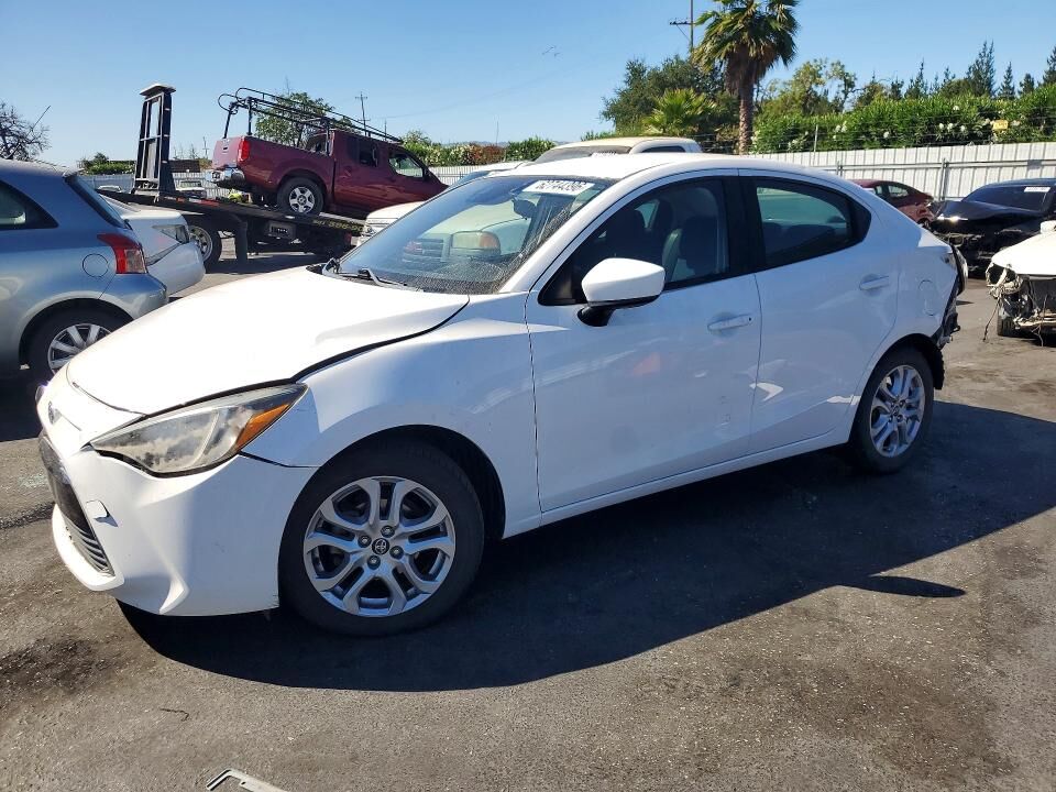 2017 TOYOTA Yaris