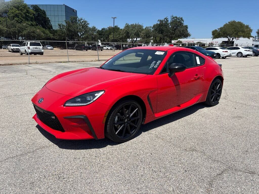 2025 TOYOTA GR86