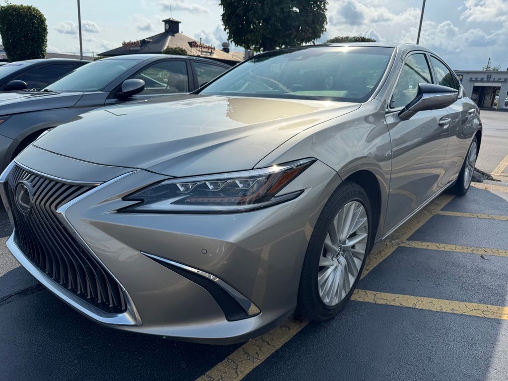 2021 LEXUS ES