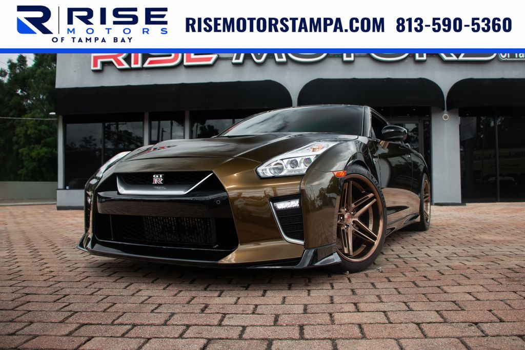 2020 NISSAN GT-R