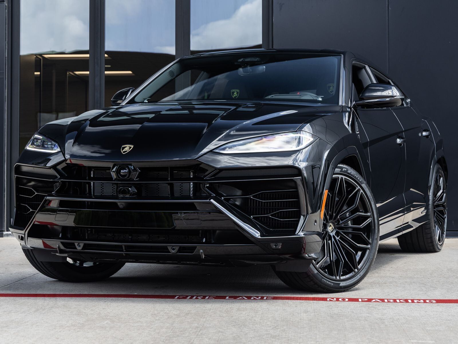 2026 LAMBORGHINI URUS