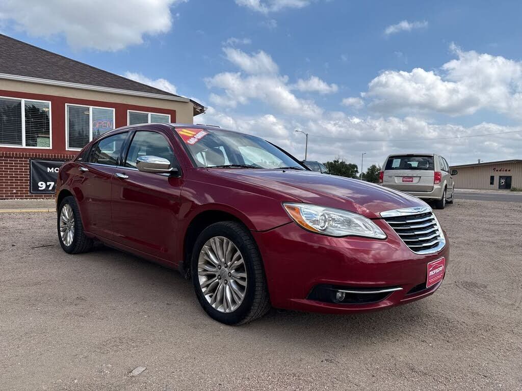 2011 CHRYSLER 200
