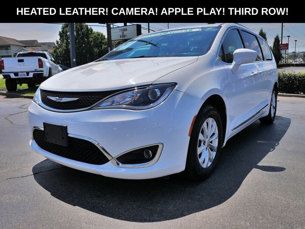 2019 CHRYSLER Pacifica