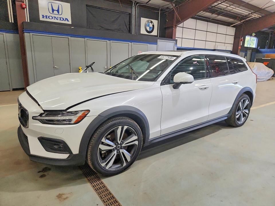 2025 VOLVO V60CC