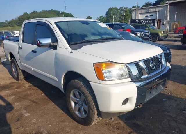 2013 NISSAN Titan