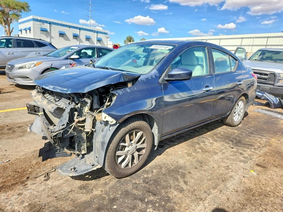 2016 NISSAN Versa