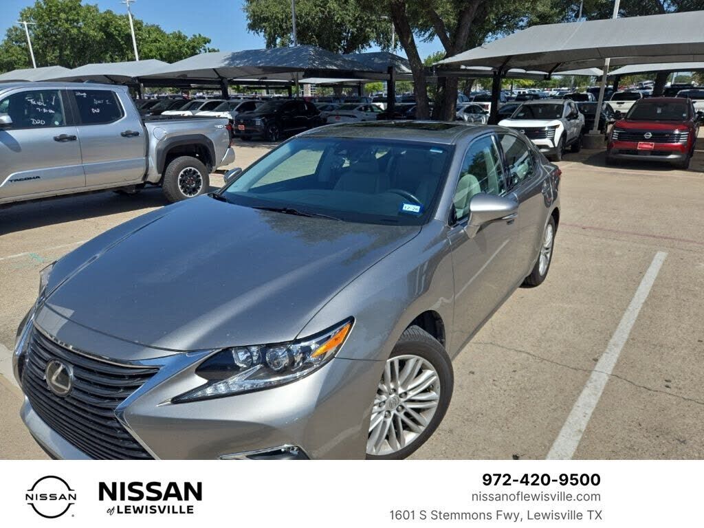 2017 LEXUS ES