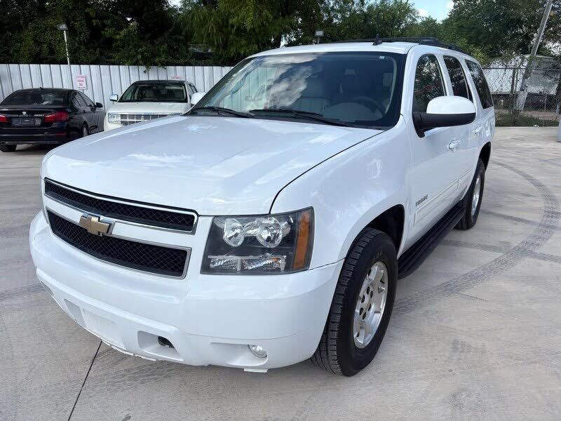 2011 CHEVROLET Tahoe