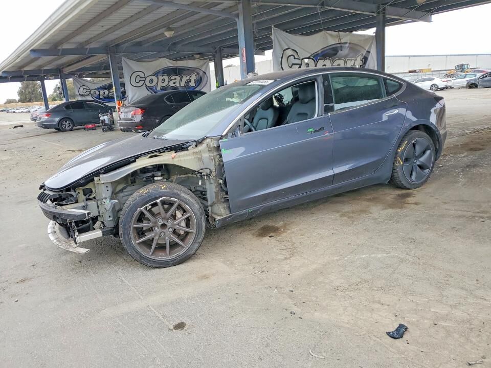 2018 TESLA Model 3
