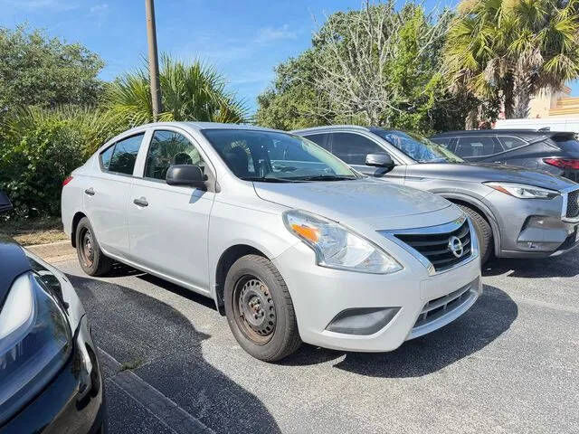 2015 NISSAN Versa