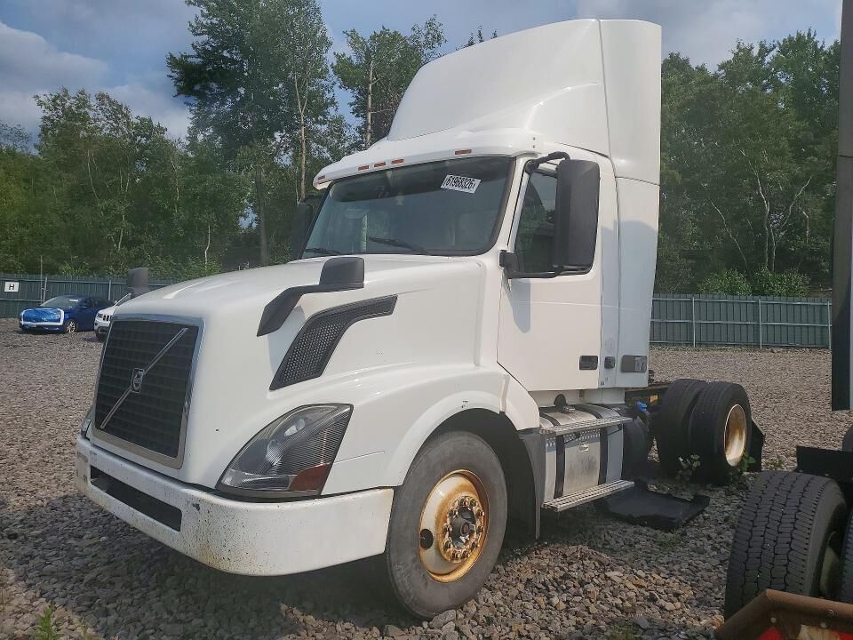 2016 VOLVO TRUCK VNL