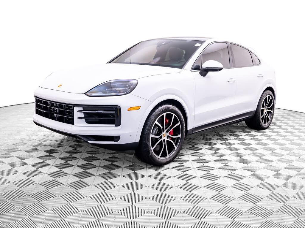 2024 PORSCHE Cayenne