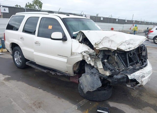 2005 CADILLAC Escalade